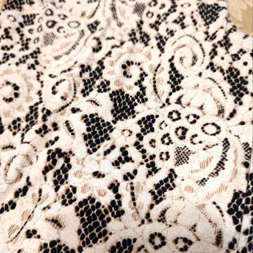 🎀 Superb Chico's Victorian Inspired Black & Ivory Lace Print Pants - S (.5) - Picture 10 of 16